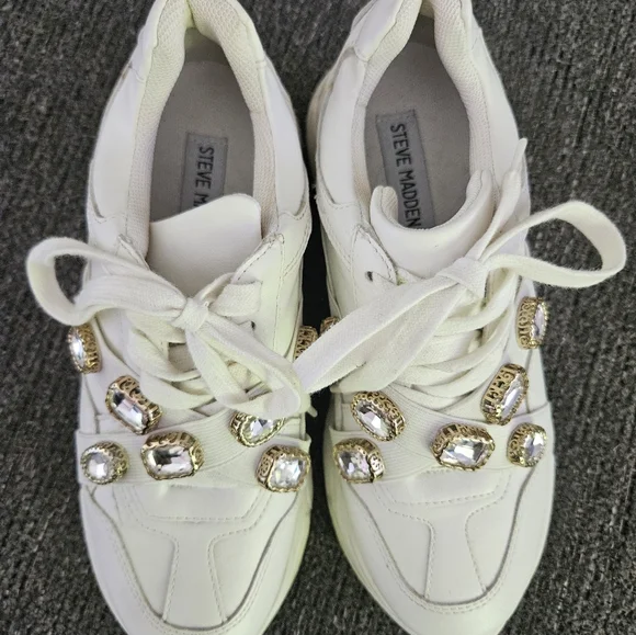 ✨️STEVE MADDEN MARYANNA WHITE CHUNKY SNEAKERS SIZE 6✨️ - Picture 8 of 9